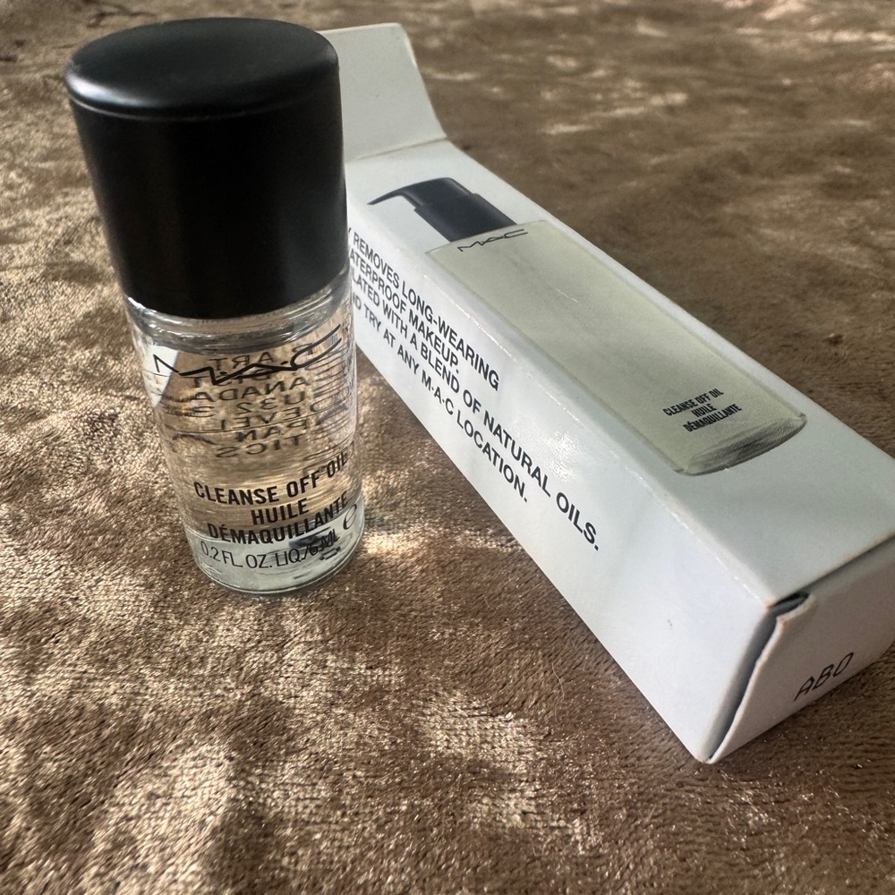 MAC Cosmetics Cleanse Off Oil - 0.2 FL Oz./6mm Travel Size - New in Box